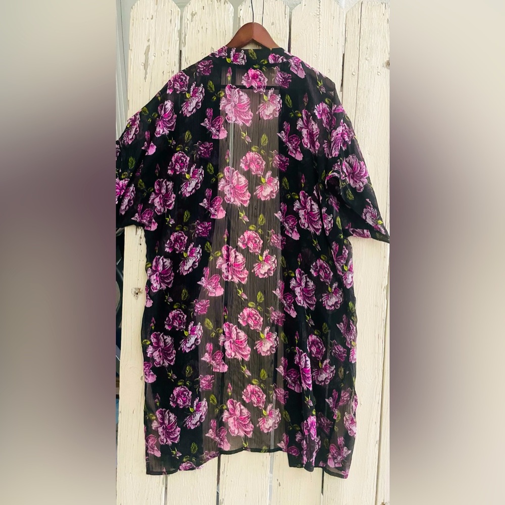 🍀🌸🌸🌸🌸🌸 Betsey Johnston Floral Kimono🌸🌸🌸🌸